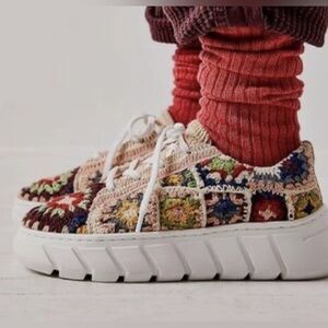 🤎 Free People Catch Me If You Can Crocheted Sneakers
